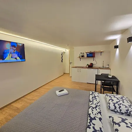 T8 Studio Apartment *
