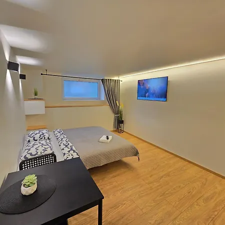 T8 Studio